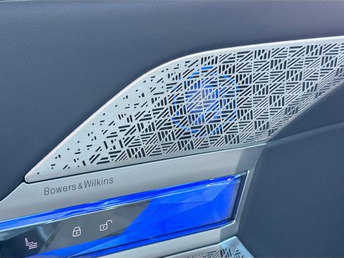 Certified 2025 BMW 760i xDrive image 19