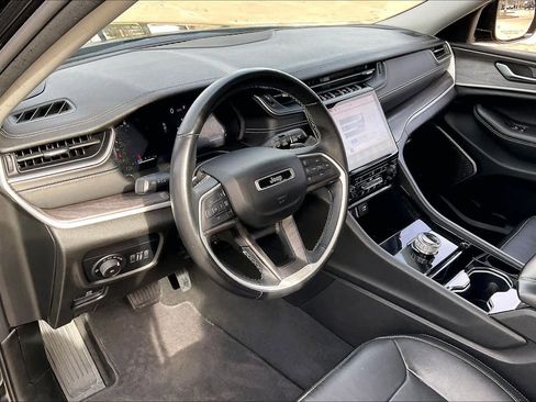 Certified 2022 Jeep Grand Cherokee Limited image 16