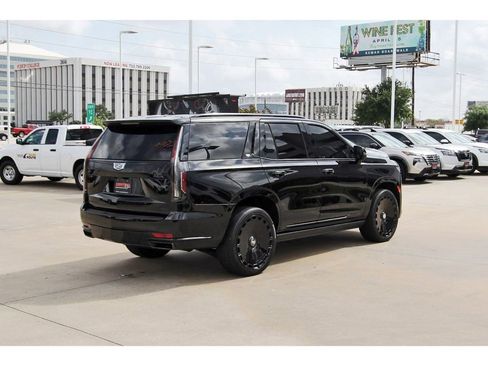 Used 2022 Cadillac Escalade Sport Platinum w/ LPO, ONYX Package image 5