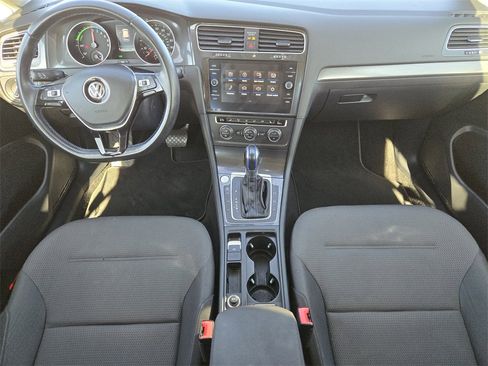 Used 2019 Volkswagen e-Golf SE w/ Driver Assistance Package image 25