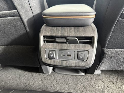 Used 2023 Nissan Ariya AWD image 14