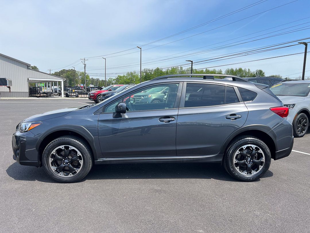 Used 2023 Subaru Crosstrek 2.0i Premium AWD/4WD image 2