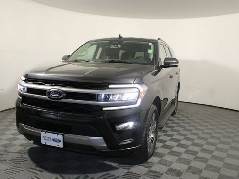 Certified 2024 Ford Expedition XLT image 4