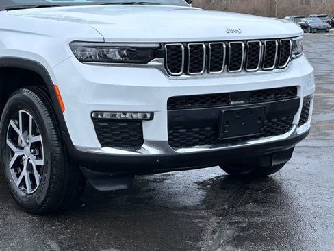 Used 2024 Jeep Grand Cherokee L Limited image 2