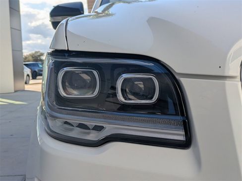 Certified 2024 Lincoln Navigator L Reserve image 10