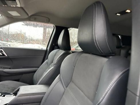 Used 2025 Mitsubishi Outlander SE image 12