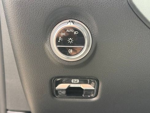 Used 2024 Mercedes-Benz C 300 4MATIC Sedan image 15