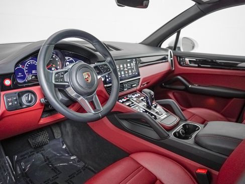 Certified 2023 Porsche Cayenne AWD/4WD image 4