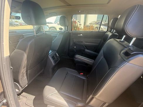 Used 2022 Volkswagen Atlas SE FWD image 11