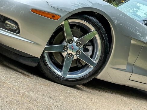Used 2006 Chevrolet Corvette Convertible w/ Preferred Equipment Group RWD image 8