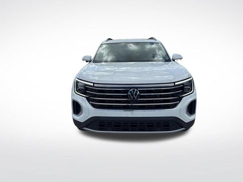 Used 2024 Volkswagen Atlas SE w/ Panoramic Sunroof Package FWD image 3