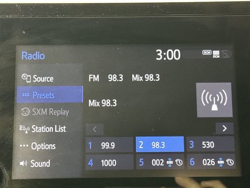 Used 2023 Toyota Camry SE image 18