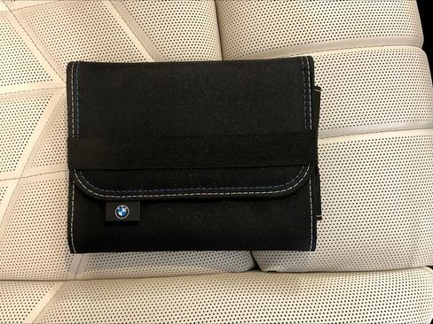 Used 2025 BMW i7 eDrive50 image 19