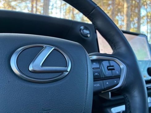 Used 2024 Lexus GX 550 image 27