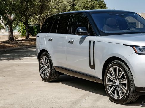 Used 2023 Land Rover Range Rover SE AWD/4WD image 25