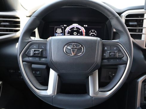 Used 2025 Toyota Tundra Limited AWD/4WD image 13