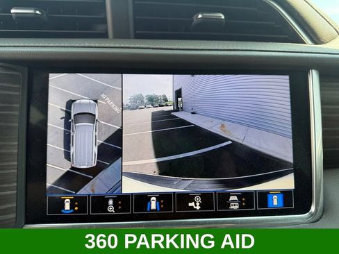 Used 2021 GMC Yukon Denali w/ Denali Premium Package AWD/4WD image 15
