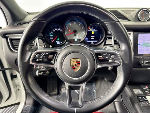 Used 2018 Porsche Macan S image 13