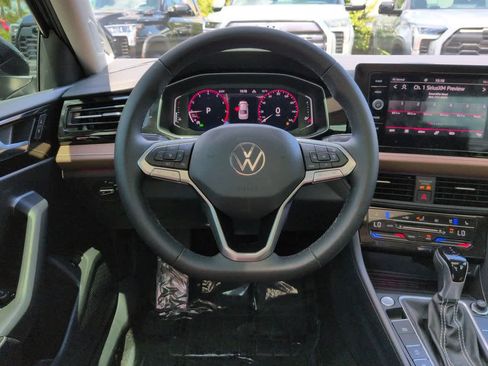 Used 2025 Volkswagen Jetta SEL FWD image 15