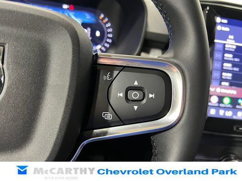 Used 2025 Volvo XC40 B5 Plus AWD/4WD image 15