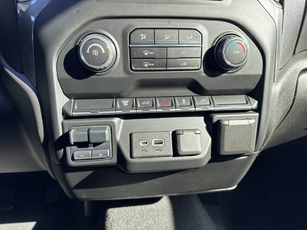 Used 2022 Chevrolet Silverado 2500 Custom w/ Custom Value Package AWD/4WD image 26