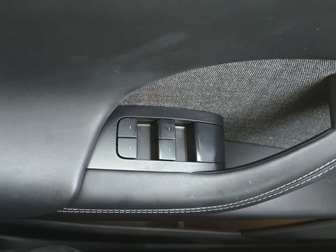 Used 2022 Tesla Model X image 27