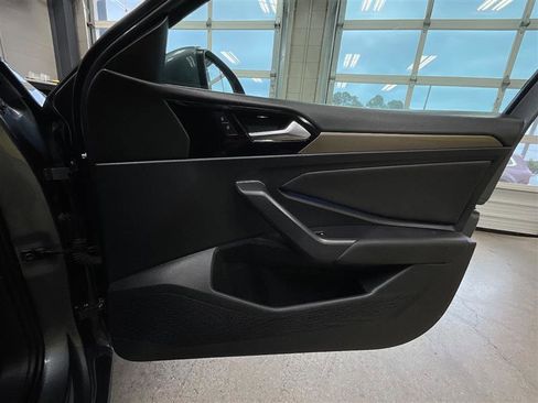 Used 2019 Volkswagen Jetta SEL Premium FWD image 28