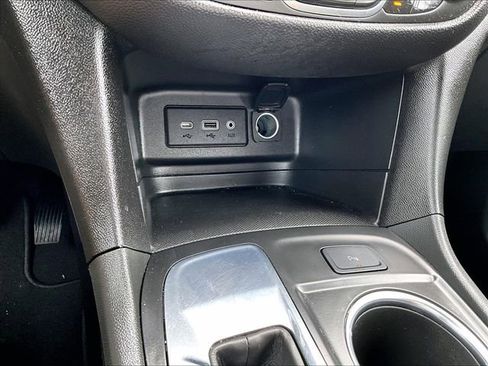 Used 2023 Chevrolet Equinox LT image 24