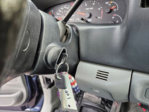 Used 2004 Ford F250 XLT image 18