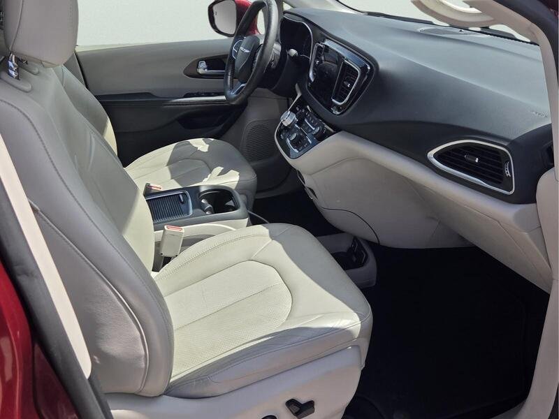 Certified 2019 Chrysler Pacifica Touring-L Plus w/ Advanced Safetytec Group FWD image 20