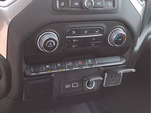 Used 2022 Chevrolet Silverado 1500 Custom image 7