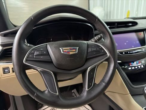 Used 2017 Cadillac XT5 FWD image 17