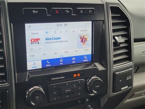 Certified 2022 Ford F350 XLT w/ Black Appearance Package image 20