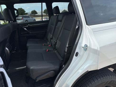 Used 2022 Lexus GX 460 w/ Black Line Special Edition AWD/4WD image 12