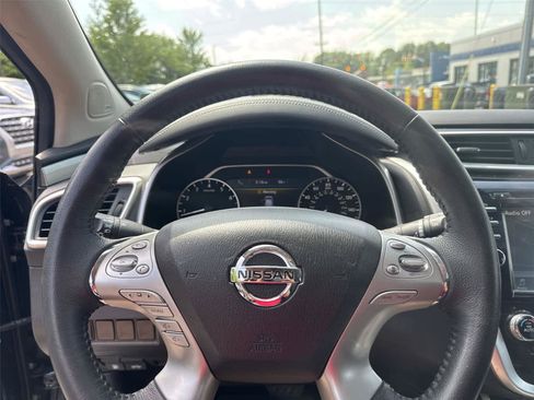 Used 2018 Nissan Murano SV w/ Premium Package AWD/4WD image 16
