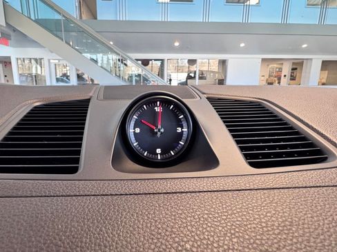 Used 2023 Porsche Cayenne Platinum Edition image 47