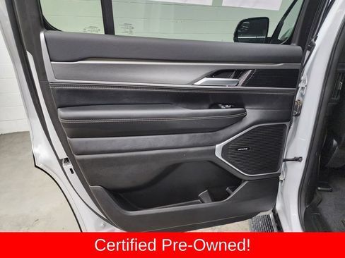 Certified 2025 Jeep Wagoneer Series II w/ 8-Passenger Seating Package AWD/4WD image 25