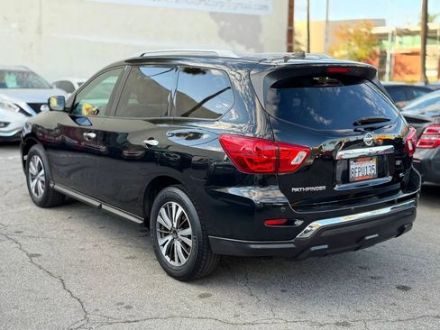 Used 2017 Nissan Pathfinder SL image 8