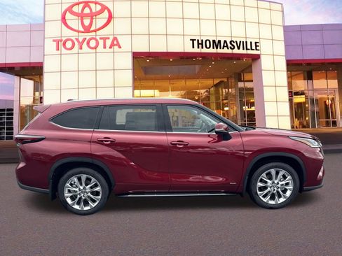 New 2026 Toyota Highlander Limited image 4