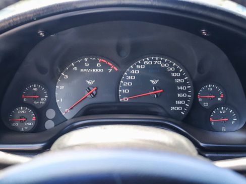 Used 2002 Chevrolet Corvette Convertible w/ Preferred Equipment Group2 RWD image 20