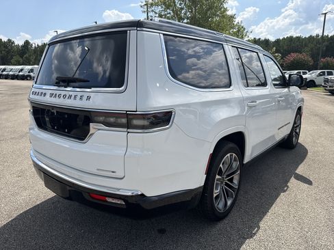 Used 2023 Jeep Grand Wagoneer Series III AWD/4WD image 7