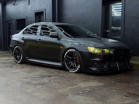 Used 2014 Mitsubishi Lancer Evolution GSR image 9