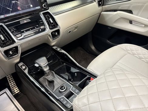 Certified 2023 Kia Sorento SX image 26