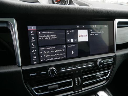 Used 2021 Porsche Macan image 33