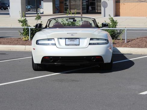 Used 2016 Aston Martin DB9 GT RWD image 11