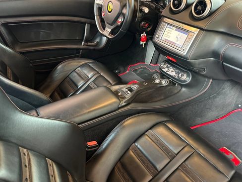 Used 2012 Ferrari California RWD image 19
