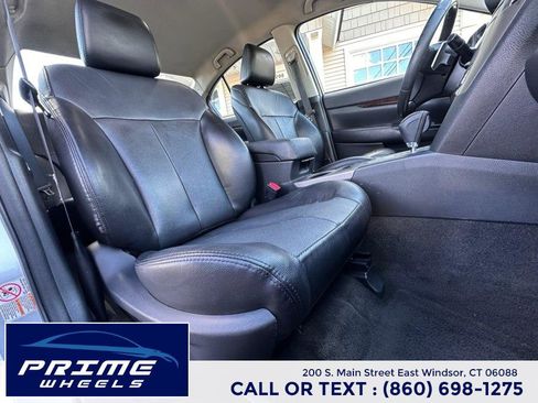 Used 2013 Subaru Legacy 3.6R Limited AWD/4WD image 17