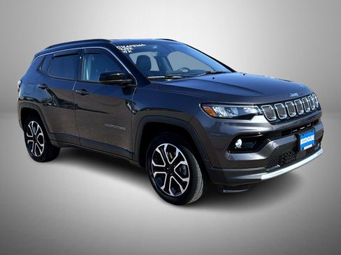 Certified 2022 Jeep Compass Limited AWD/4WD image 3