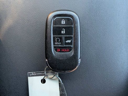 Certified 2025 Honda HR-V Sport image 31