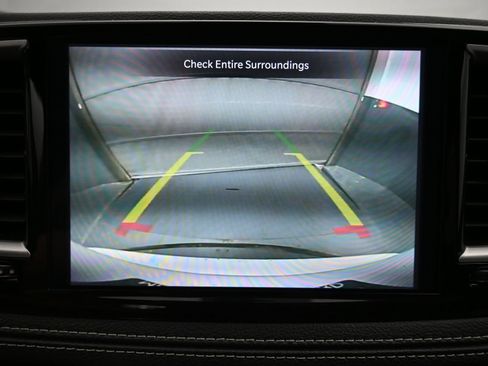 Used 2023 Chrysler Pacifica Touring FWD image 18
